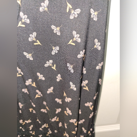 NWOT pocketed AK floral dress. Size 6 - Picture 5 of 5